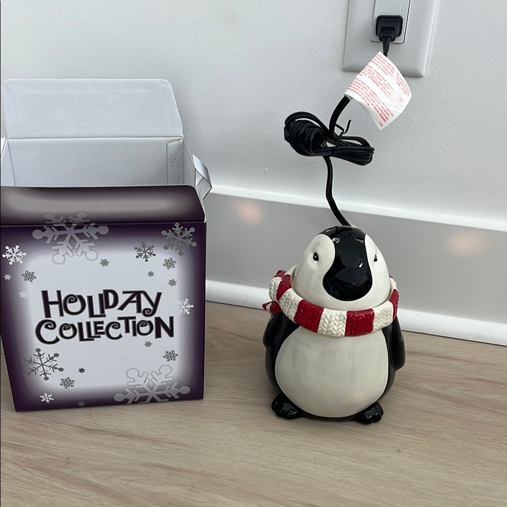 Scentsy Penguin wax warmer